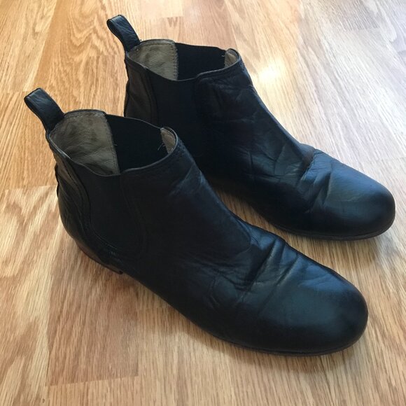 Frye Black Leather Chelsea Boots Size 7 Ankle Booties - Picture 2 of 13